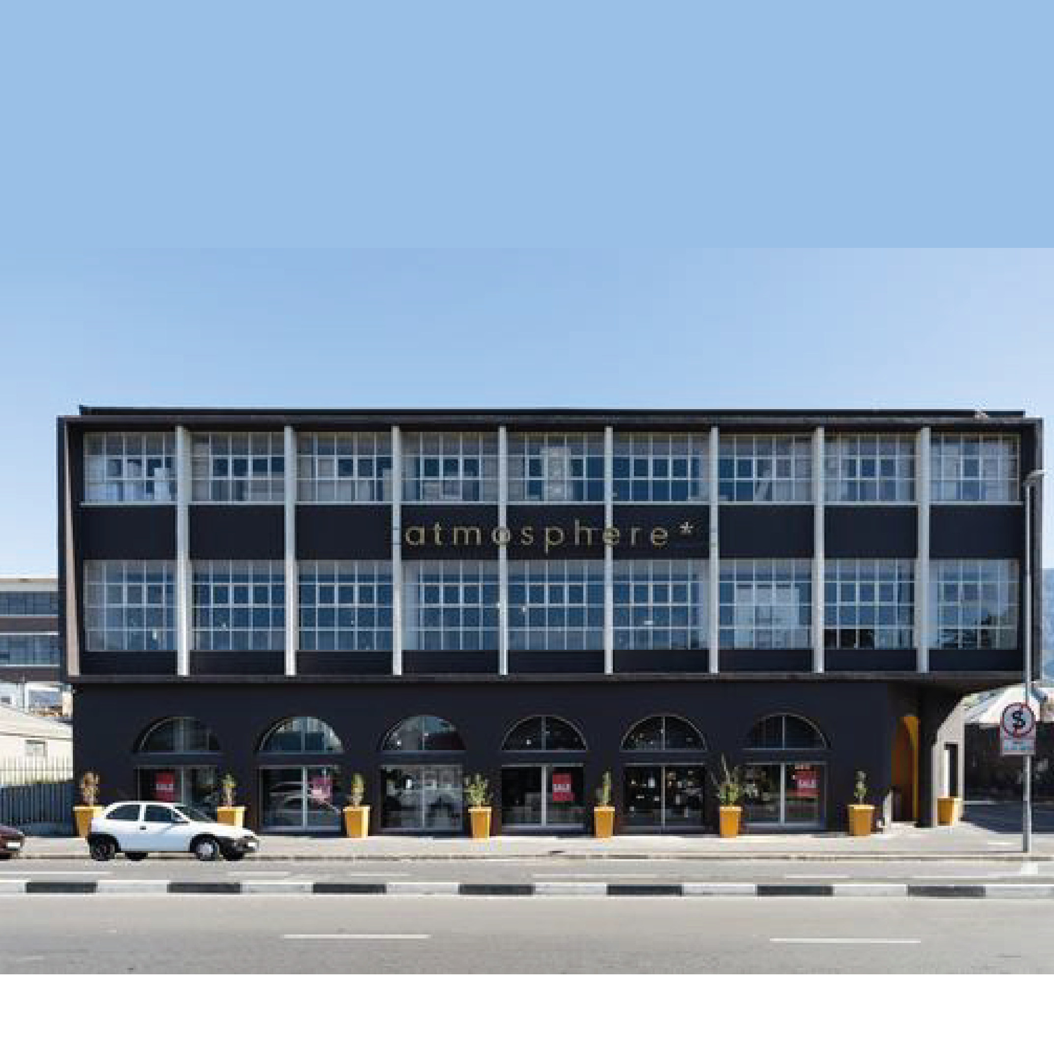 3 floor showroom