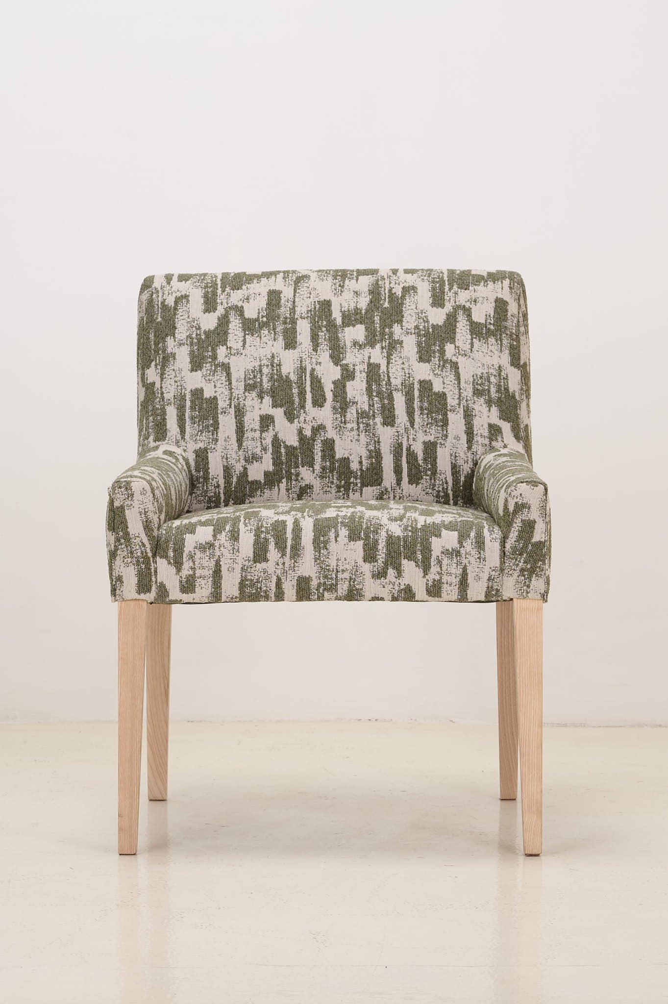 Alpha Carver Dining Chair