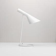 Load image into Gallery viewer, Alien Table Lamp
