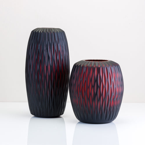 Grooved glass vase available in large or medium sizes
