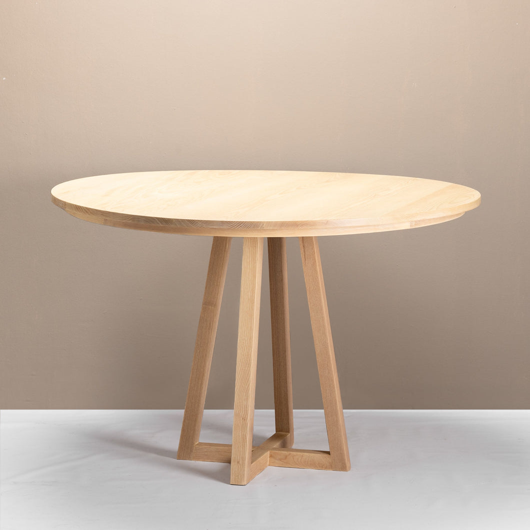 Enzo Round Table